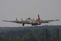 Association Forteresse Toujours Volante – Boeing B-17G Flying Fortress F-AZDX / 4