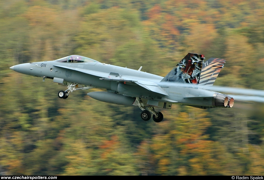 Switzerland - Air Force – McDonnell Douglas F/A-18C Hornet J-5011