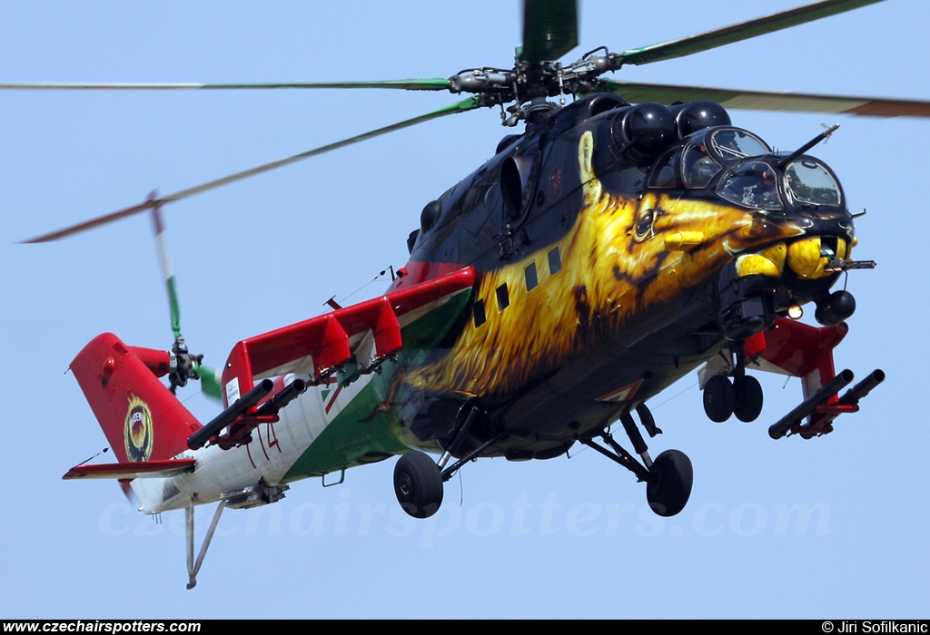 Hungary - Air Force – Mil Mi-24V Hind 714