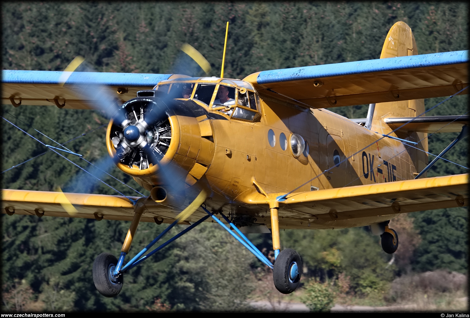 Jas Air – Antonov An-2R OK-JIF