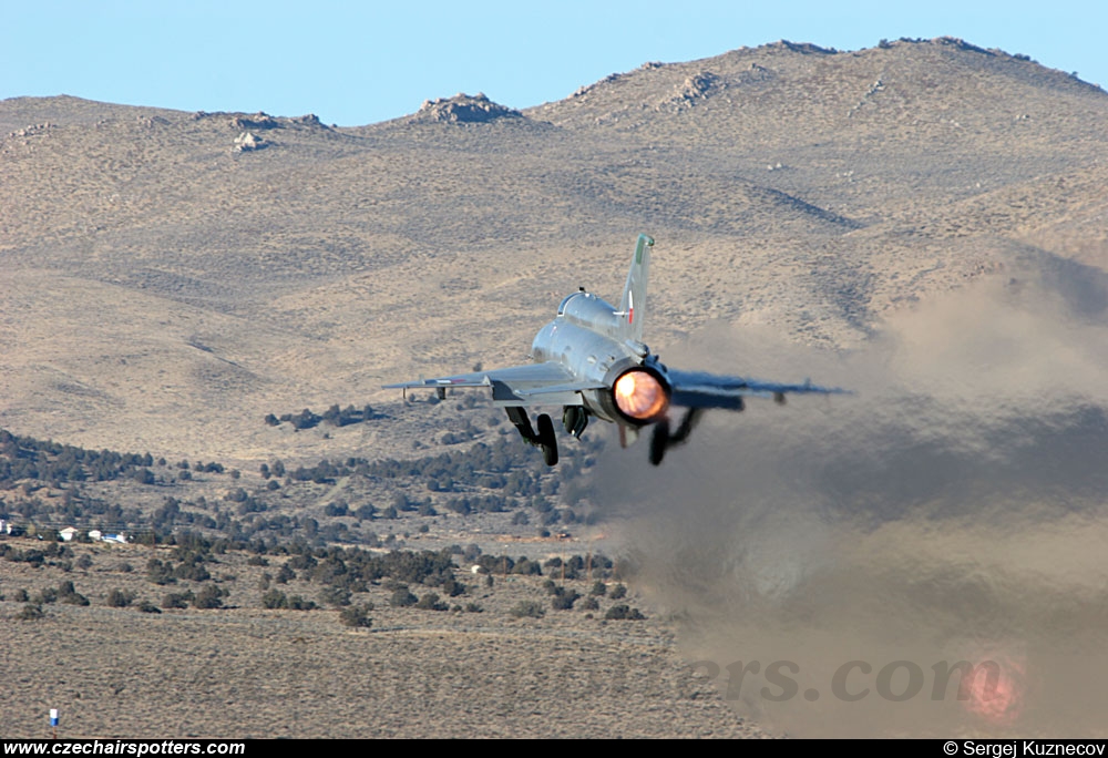 private – Mikoyan-Gurevich MiG-21R 2133