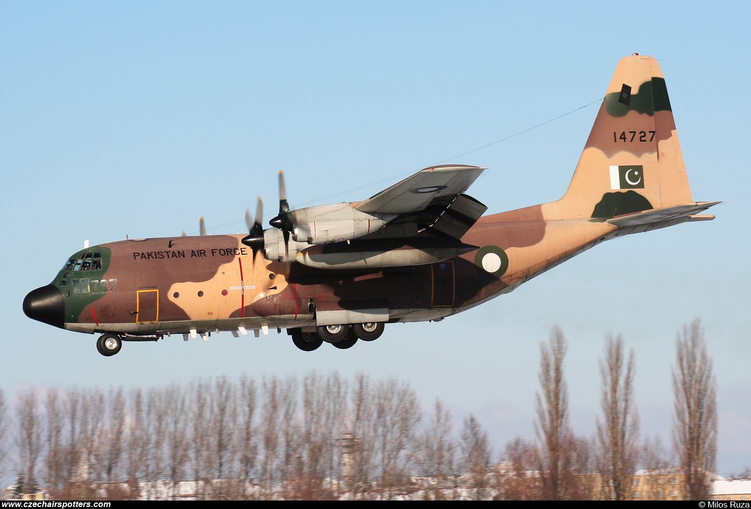 Pakistan - Air Force – Lockheed C-130E Hercules 14727