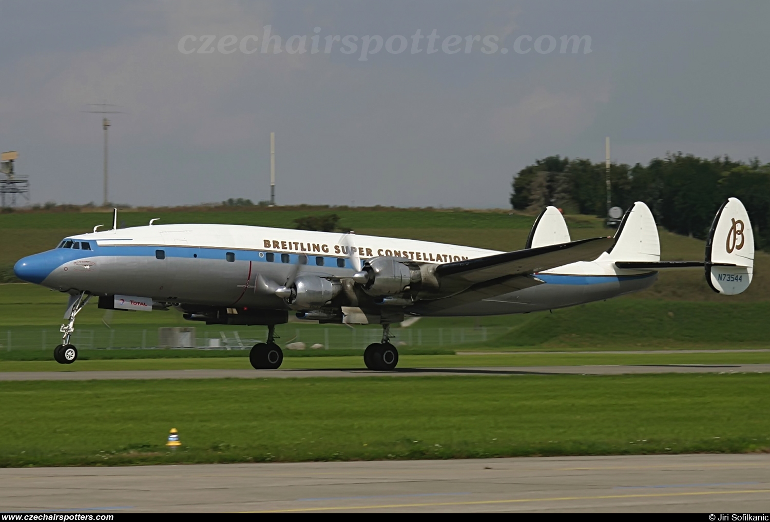 Super Constellation Flyers – Lockheed C-121C Super Constellation  HB-RSC