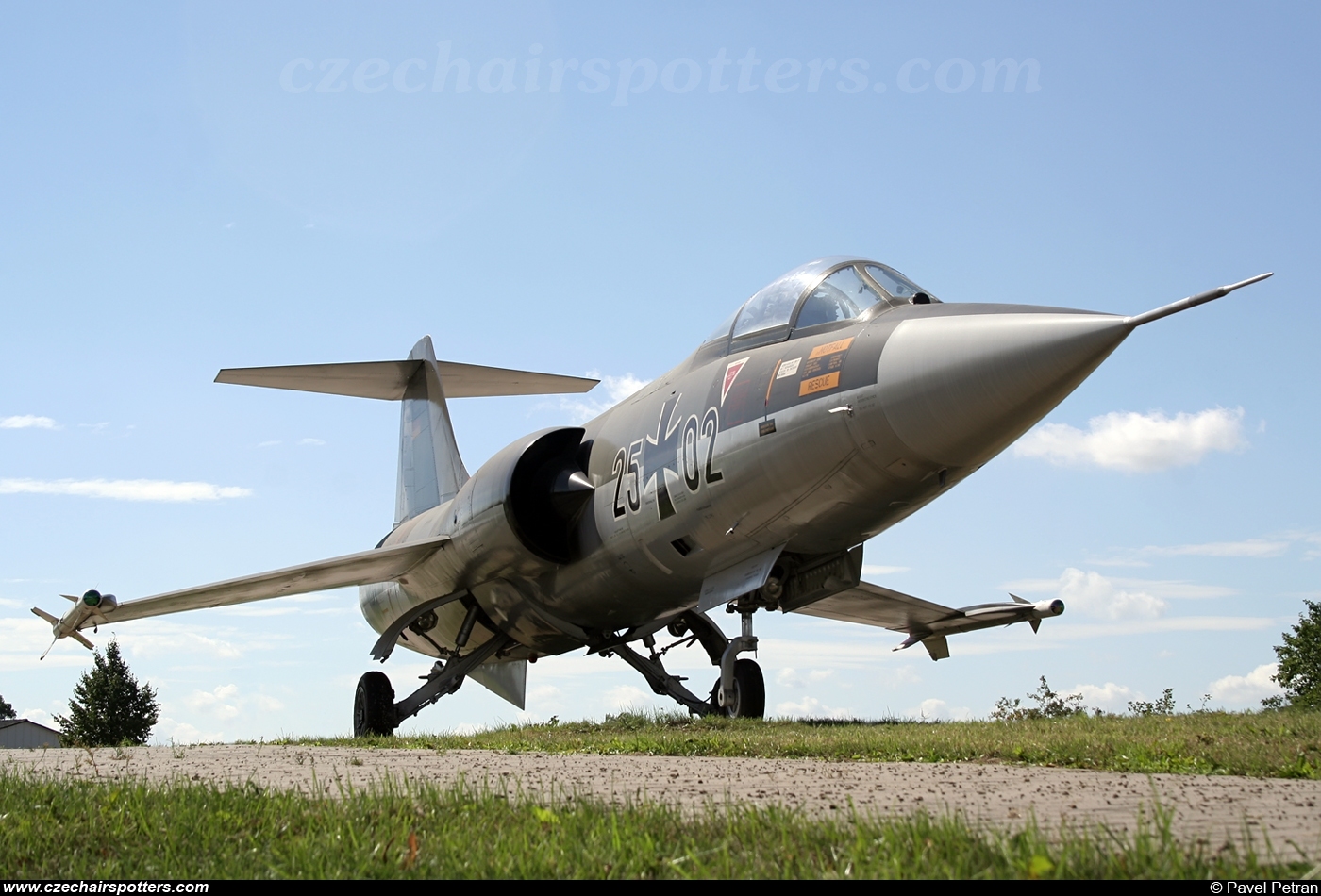 Germany - Navy – Lockheed RF-104G Starfighter 25+02