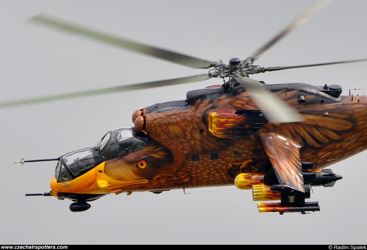 Hungary - Air Force – Mil Mi-24V Hind 716
