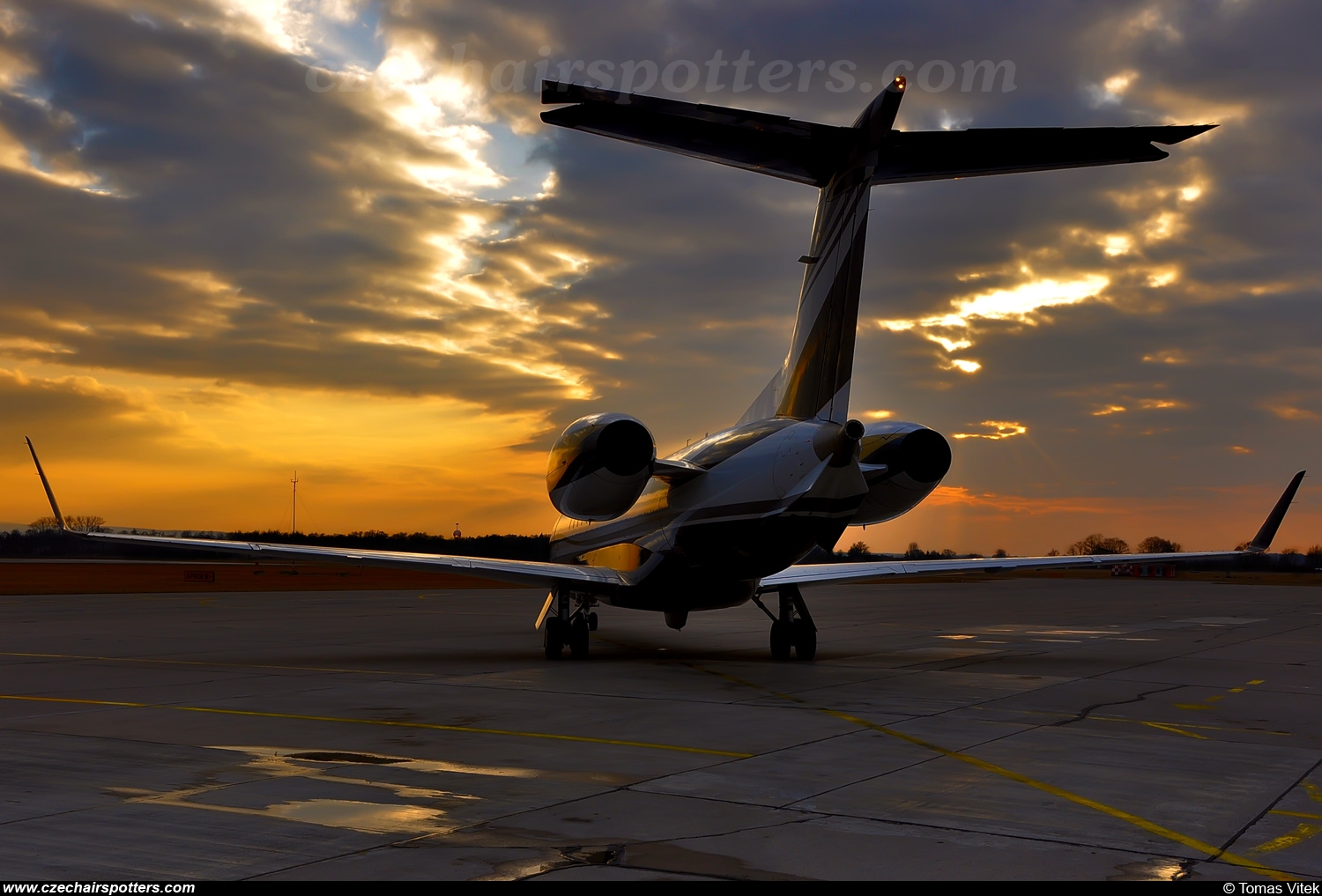 ABS Jets – Embraer ERJ-135BJ OK-ROM