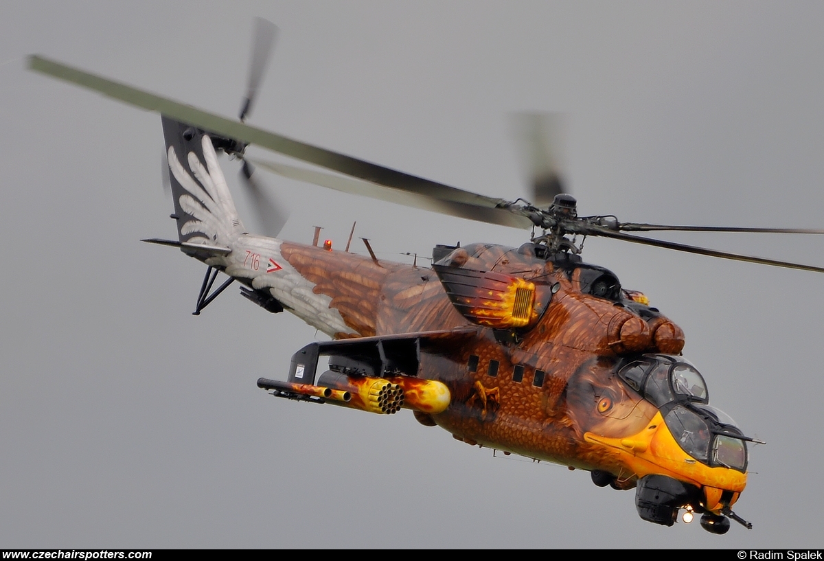 Hungary - Air Force – Mil Mi-24V Hind 716