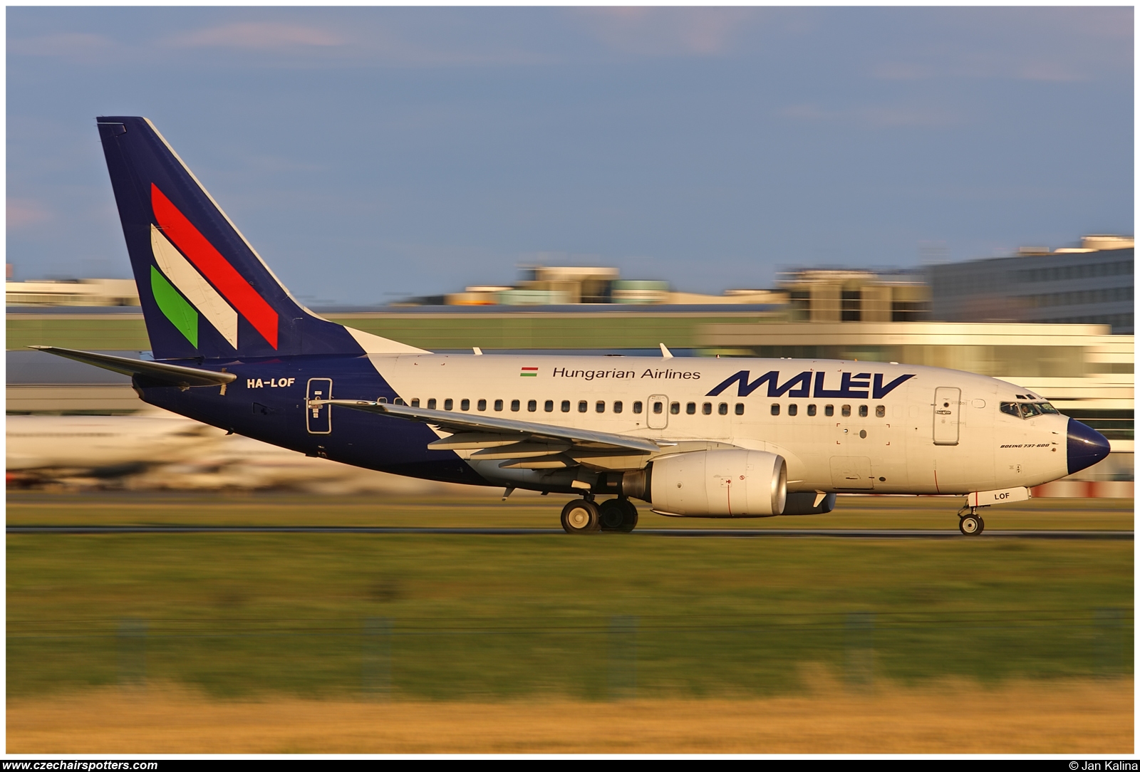 Malev - Hungarian Airlines – Boeing B737-8Q8 HA-LOF