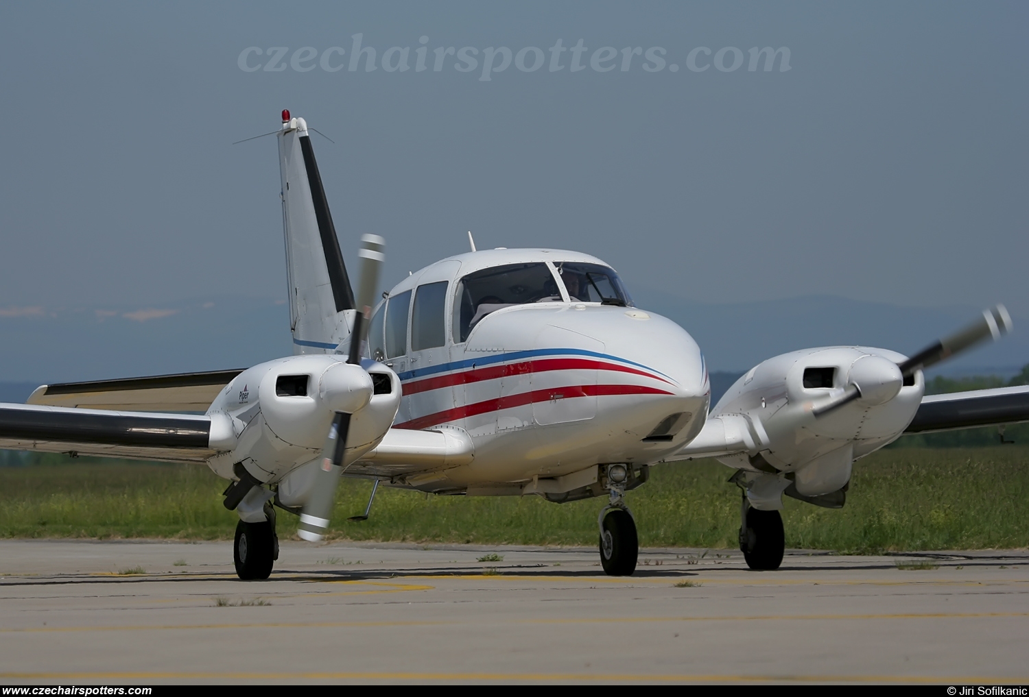 Argus Geo System – Piper  PA-23-250 Aztec E OK-ECU