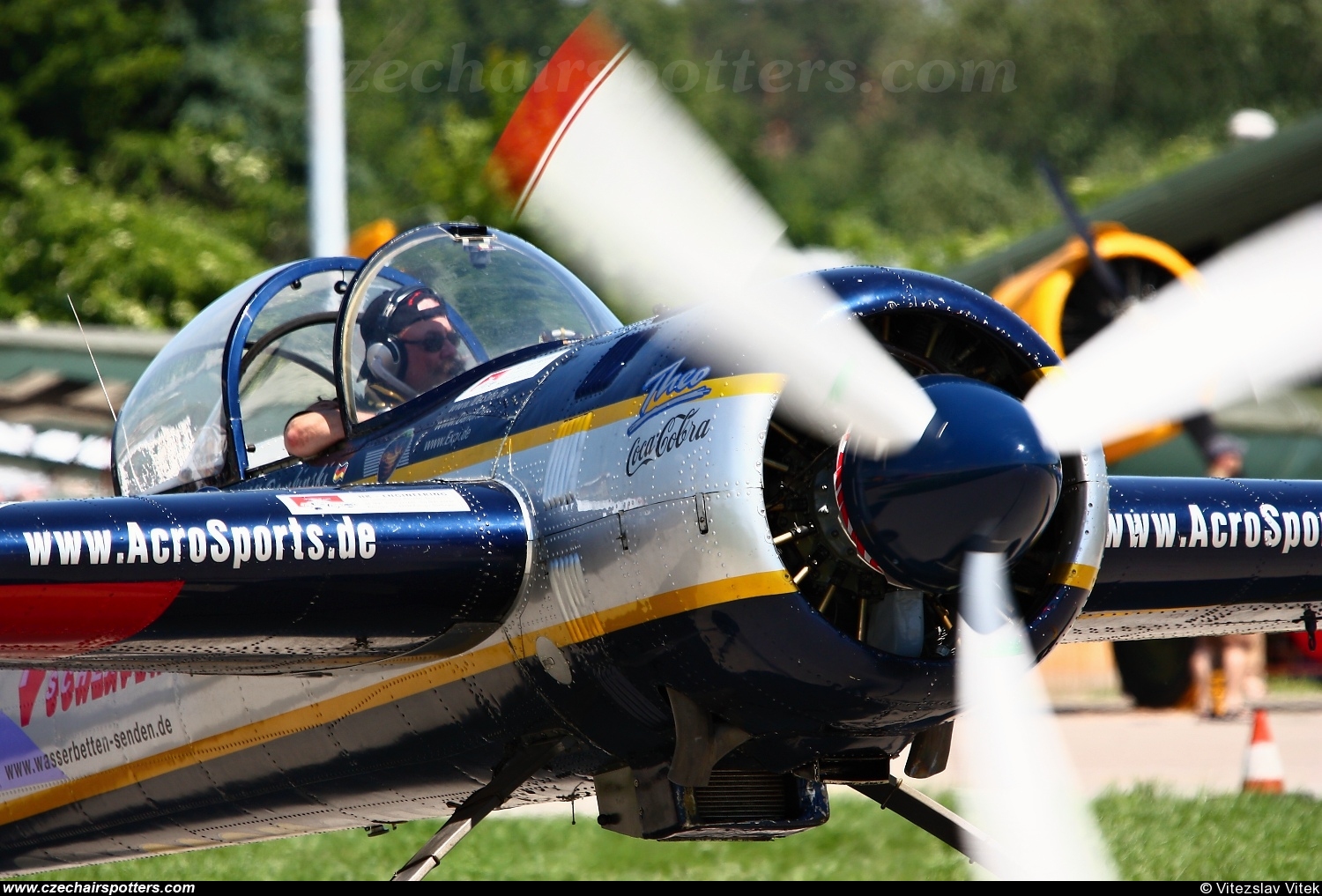 private – Yakovlev Yak-55 LY-AGL