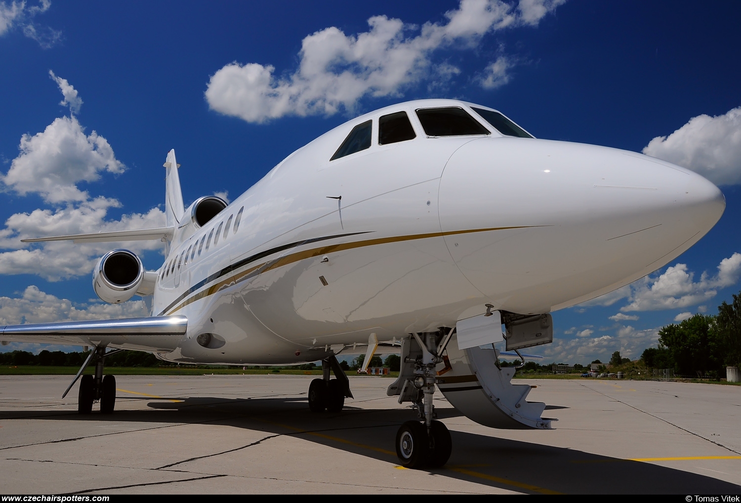 private – Dassault Falcon 900B PH-LCG