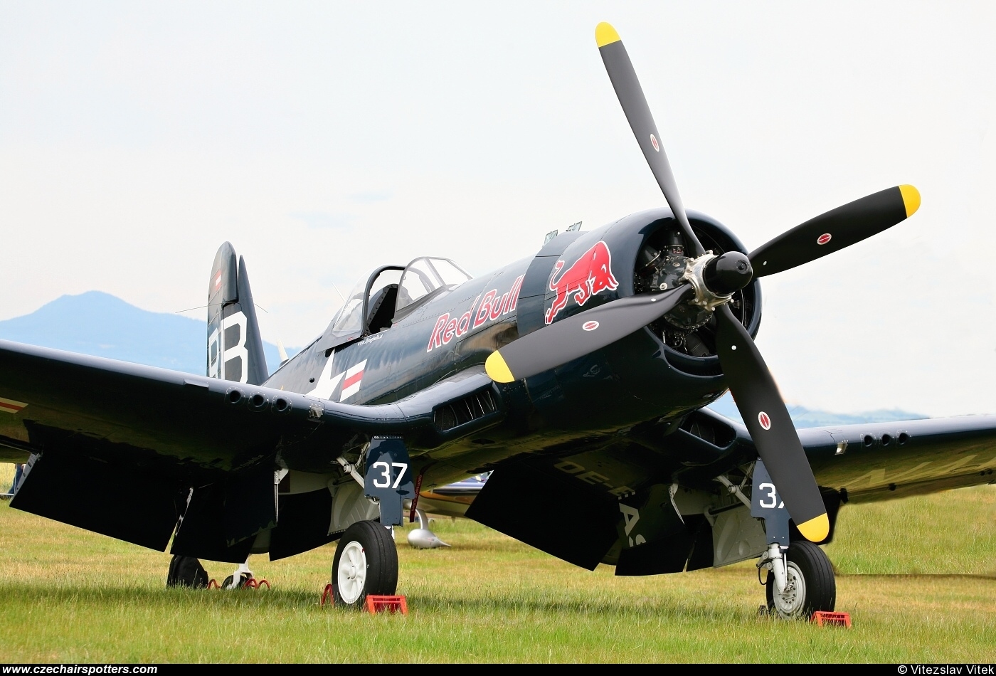 Red Bull Racing Team – Vought F4U-4 Corsair OE-EAS