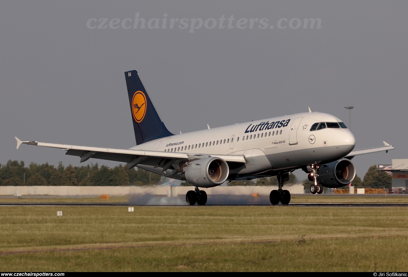 Lufthansa (DLH) – Airbus A319-114 D-AIBA