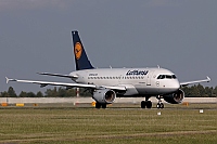 Lufthansa (DLH) – Airbus A319-112 D-AIBB