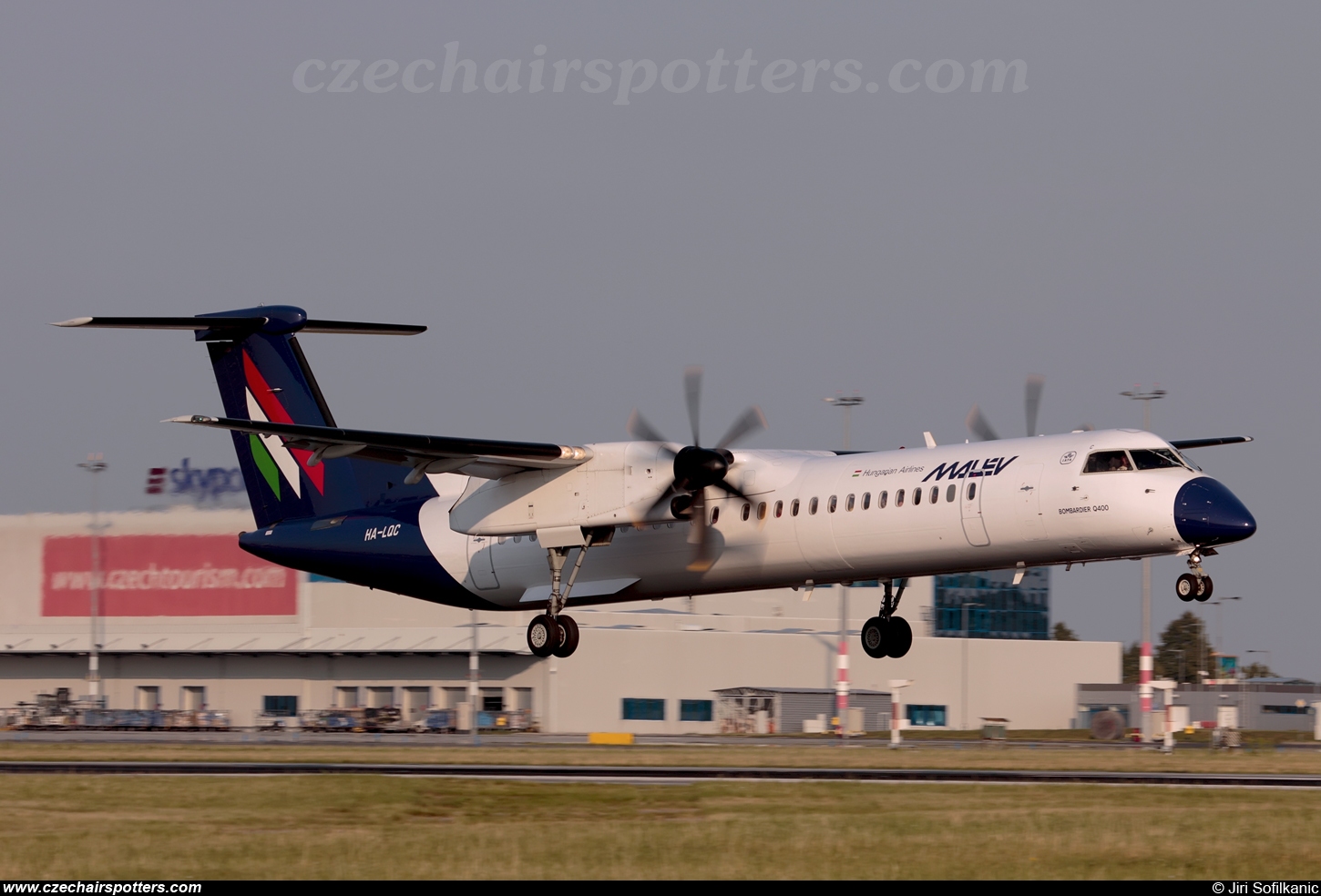 Malev - Hungarian Airlines – De Havilland Canada DHC-8-402Q Dash 8 HA-LQC