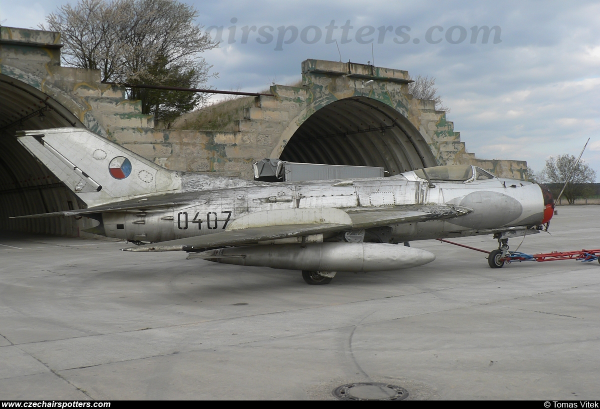 Czechoslovakia - Air Force – Mikoyan-Gurevich MiG-19 Farmer A 0407