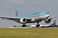 Korean Air (KAL) – Boeing B777-2B5/ER HL7764