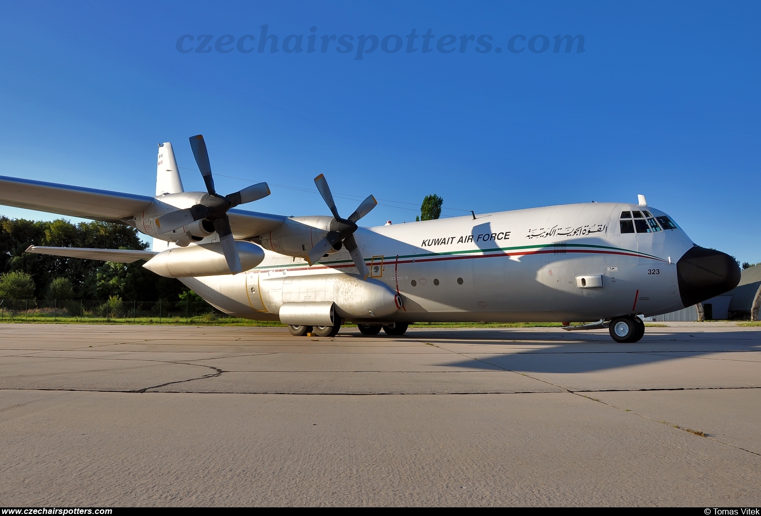 Unknown – Lockheed L-100-30 Hercules KAF323