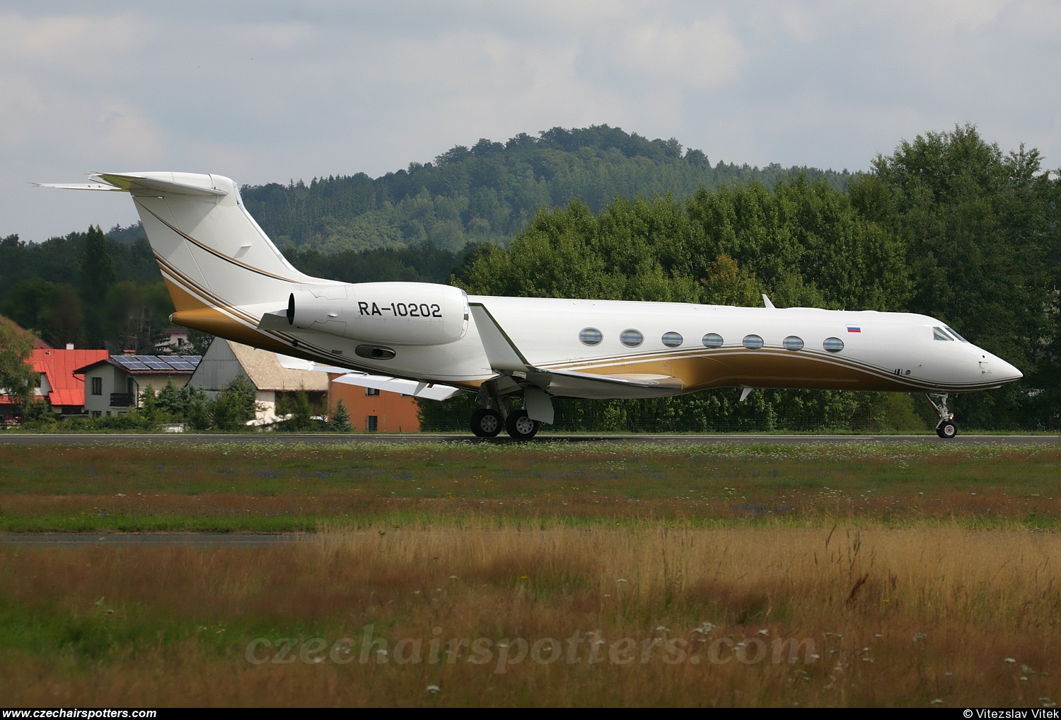 private – Gulfstream Aerospace Gulfstream G550 RA-10202
