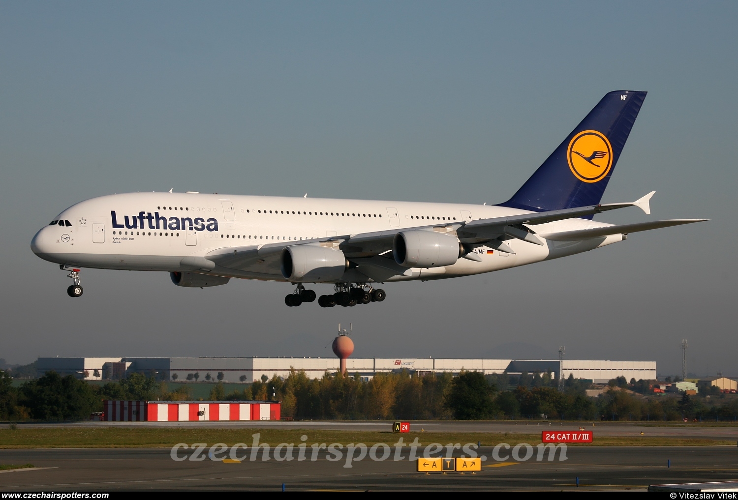 Lufthansa (DLH) – Airbus A380-841 D-AIMF