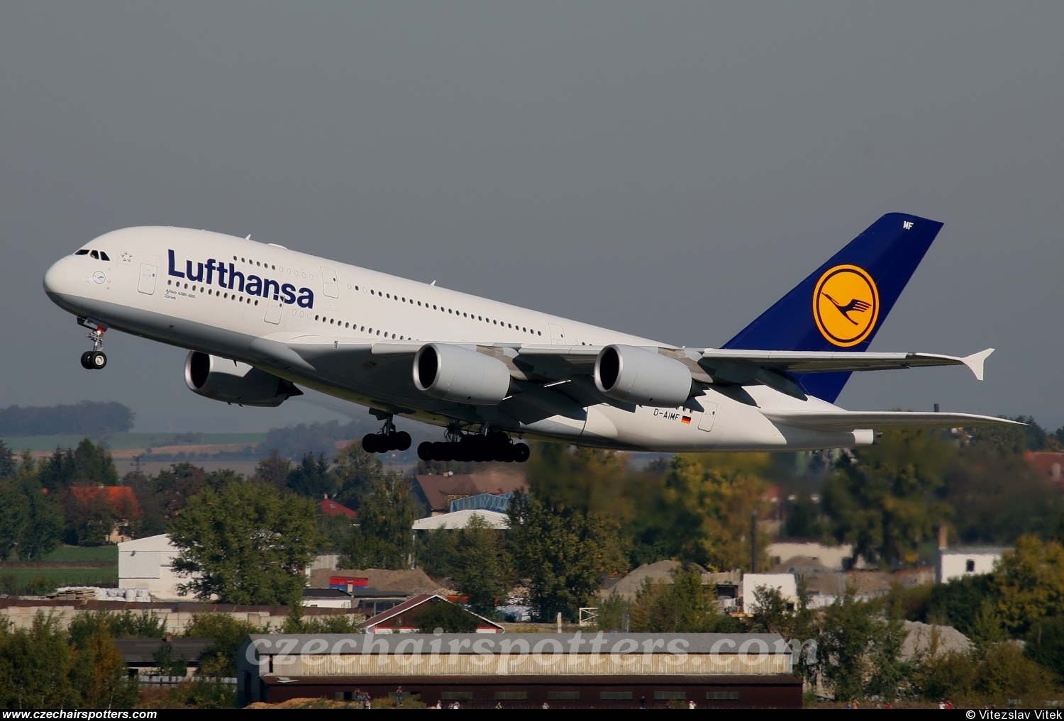 Lufthansa (DLH) – Airbus A380-841 D-AIMF