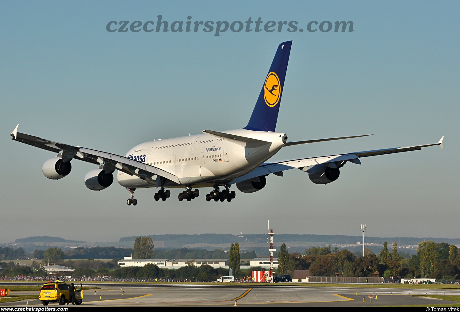 Lufthansa (DLH) – Airbus A380-841 D-AIMF