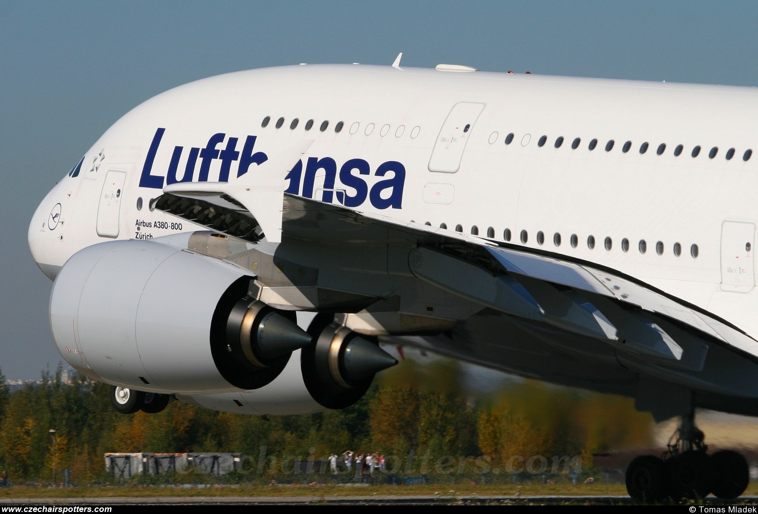 Lufthansa (DLH) – Airbus A380-841 D-AIMF