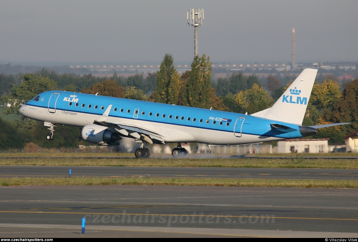 KLM Cityhopper – Embraer ERJ-190-100LR 190LR PH-EZO