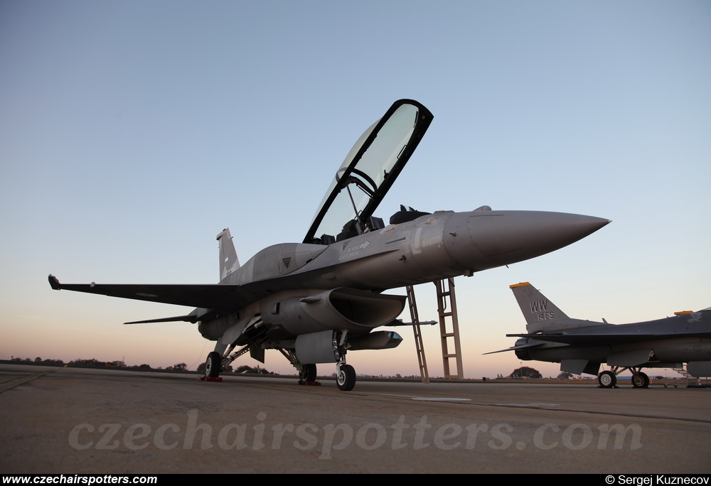Arab Emirates - Air Force – Lockheed Martin F-16F Desert Falcon 3010