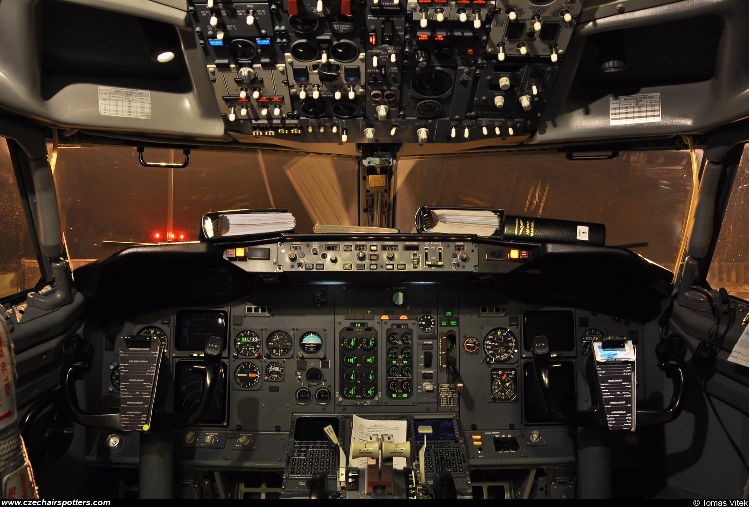 Central Charter Airlines – Boeing B737-31S OK-CCA