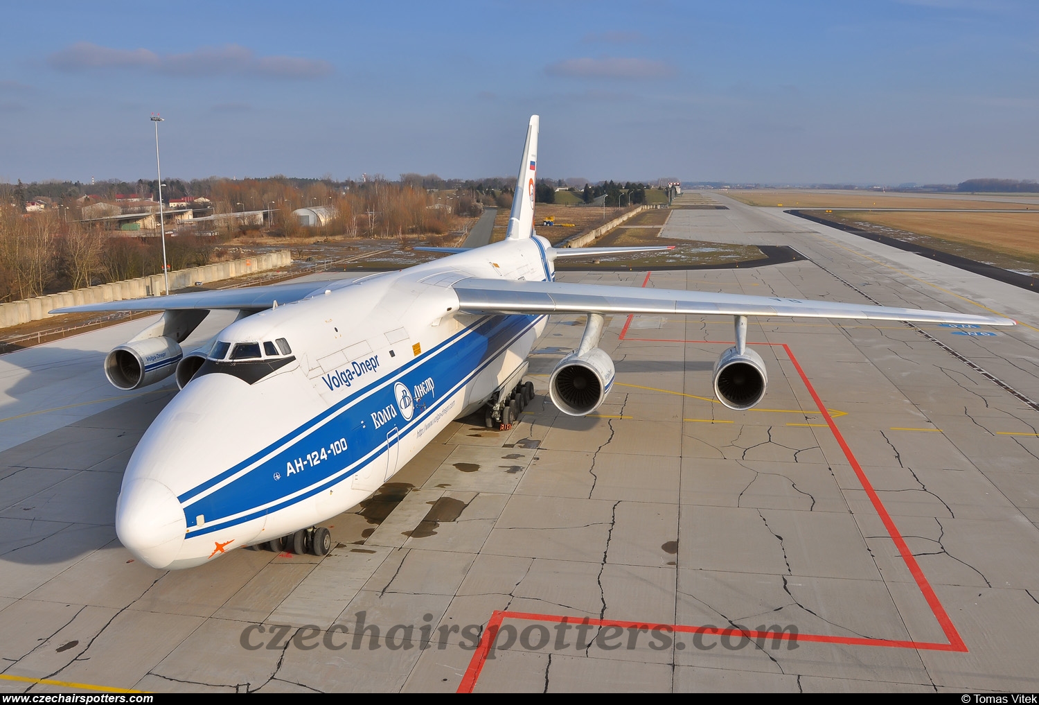 Volga-Dnepr Airlines – Antonov An-124-100 Ruslan  RA-82081