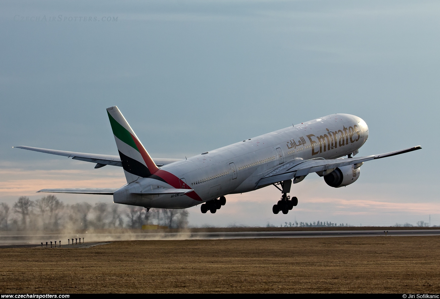 Emirates Airlines – Boeing B777-31H A6-EMS