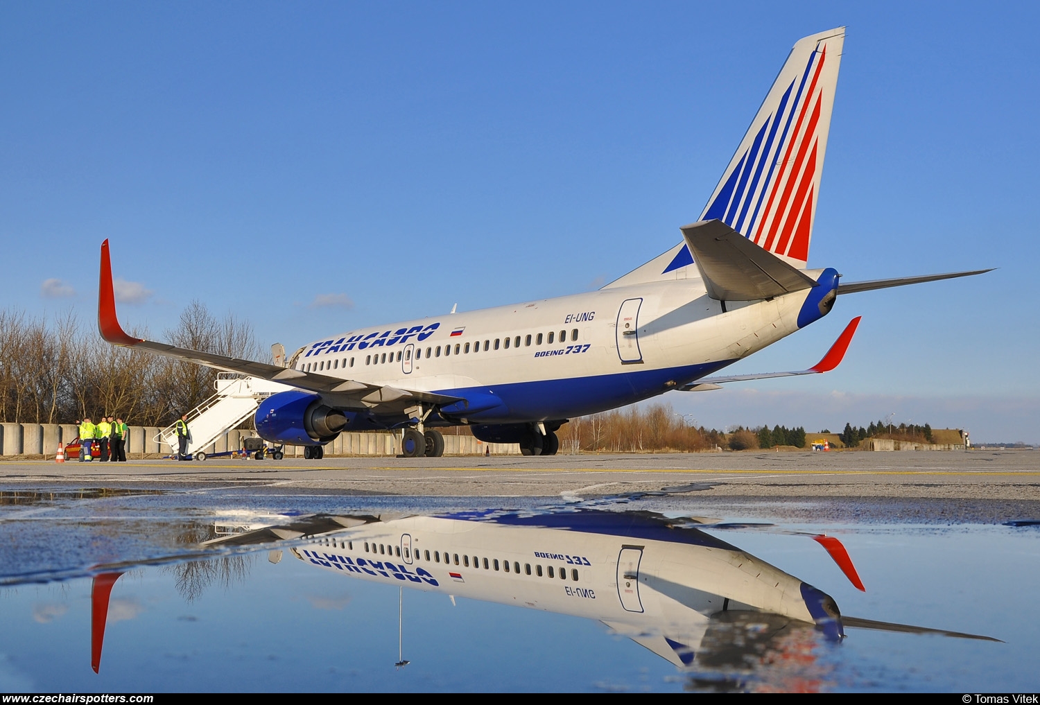 Transaero Airlines ( TSO , UN )  – Boeing B737-524 EI-UNG