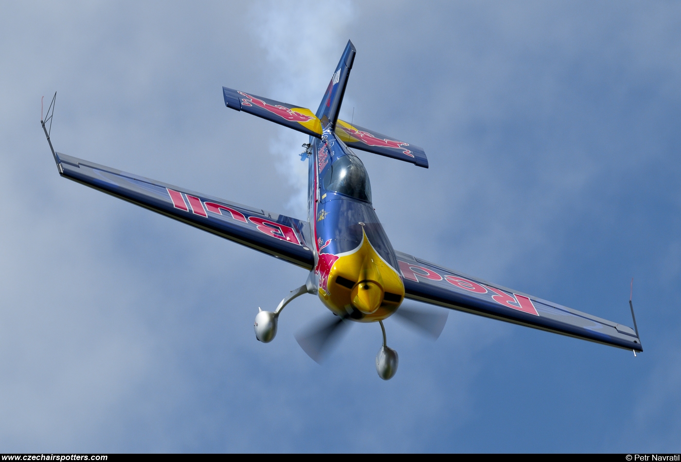 Red Bull Racing Team – Extra EA-300SR OK-SON