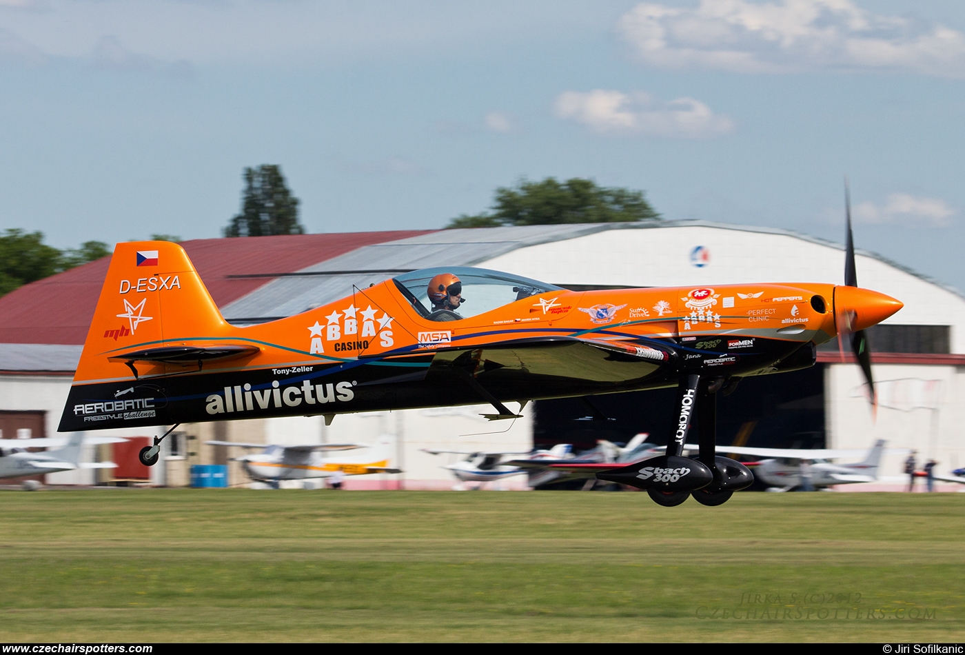 private – XtremeAir  Sbach 300 D-ESXA