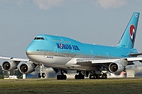 Korean Air (KAL) – Boeing B747-4B5 HL7492