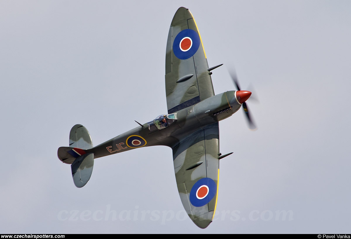 Old Flying Machine Company – Supermarine Spitfire Mk XVIE (type 361) G-MXVI / TE184 / EJC
