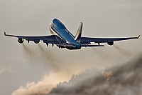 Korean Air (KAL) – Boeing B747-4B5 HL7492