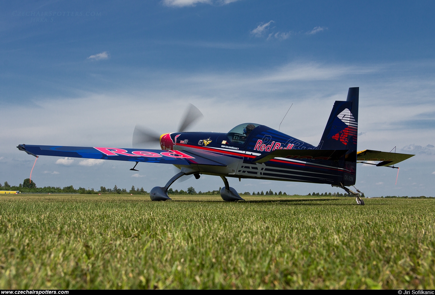 Red Bull Racing Team – Extra EA-300SR OK-SON