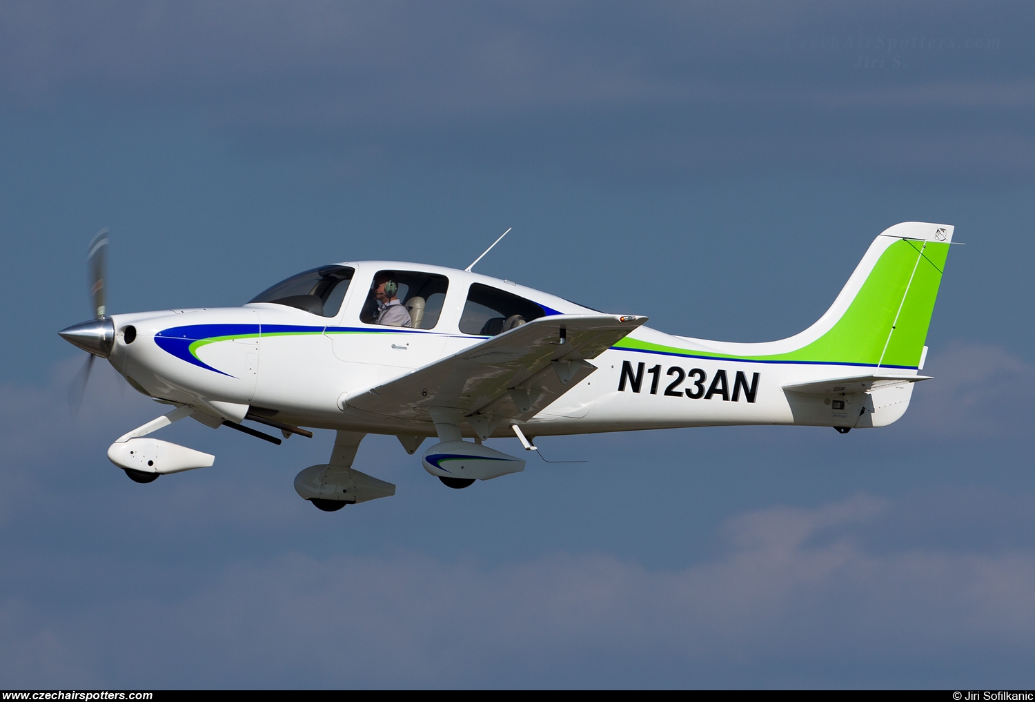 private – Cirrus SRV N123AN