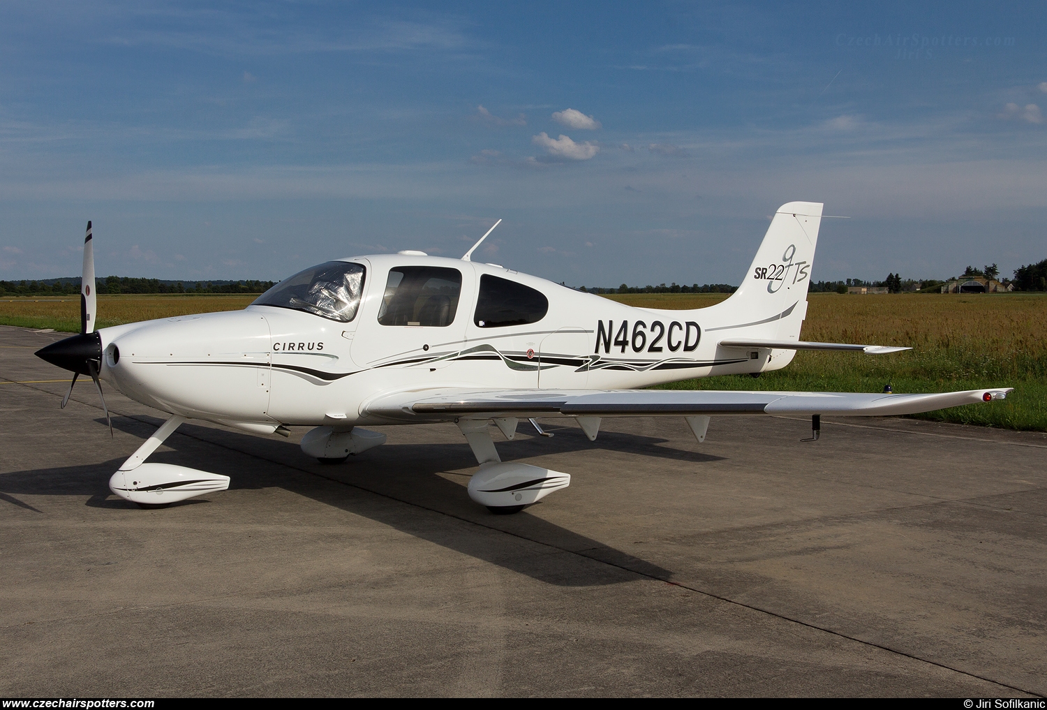 private – Cirrus SR22 GTS N462CD