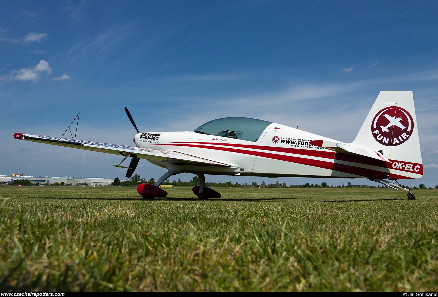 private – Extra EA-330LC OK-ELC