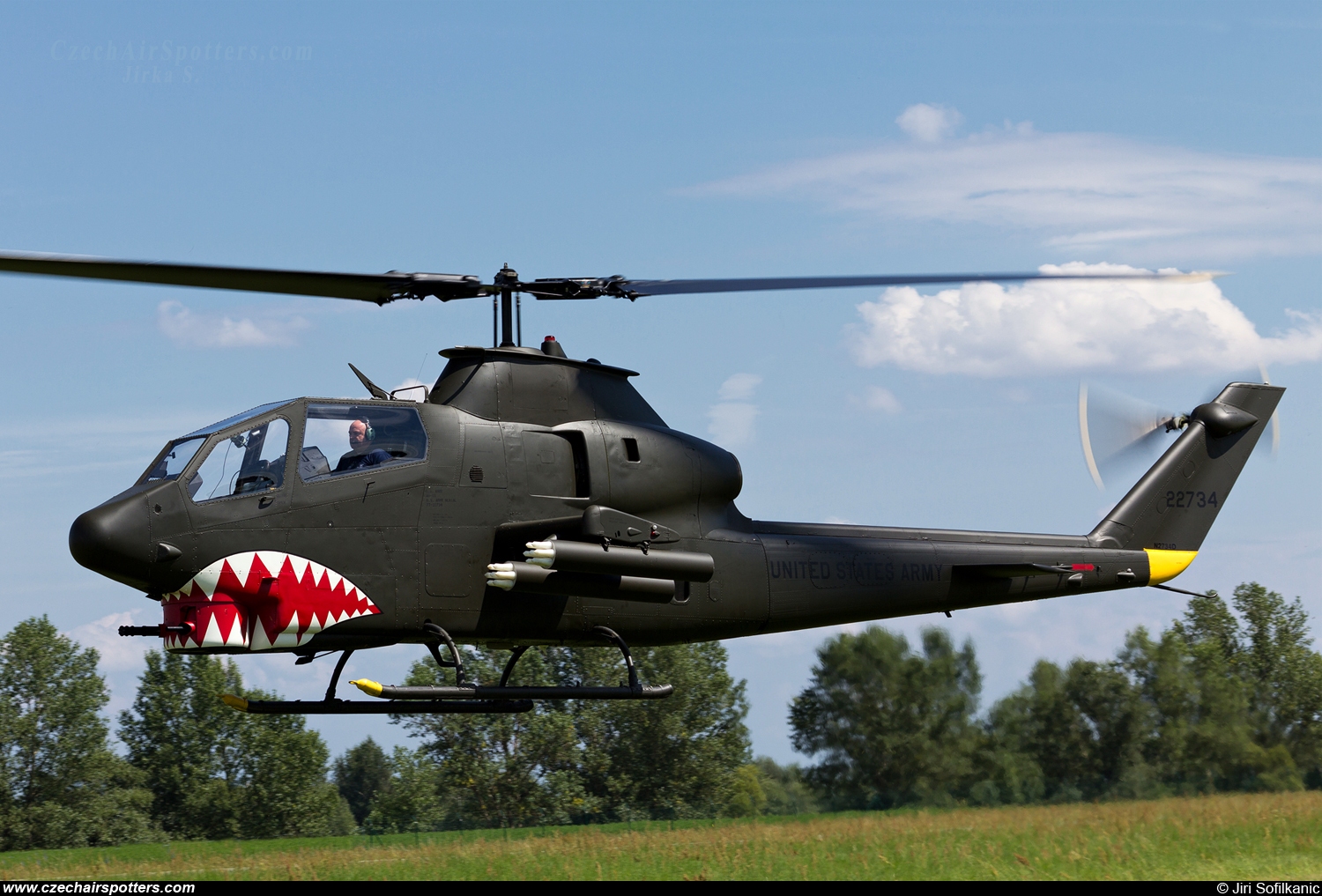 Heli Czech – Bell TAH-1P Cobra N2734D