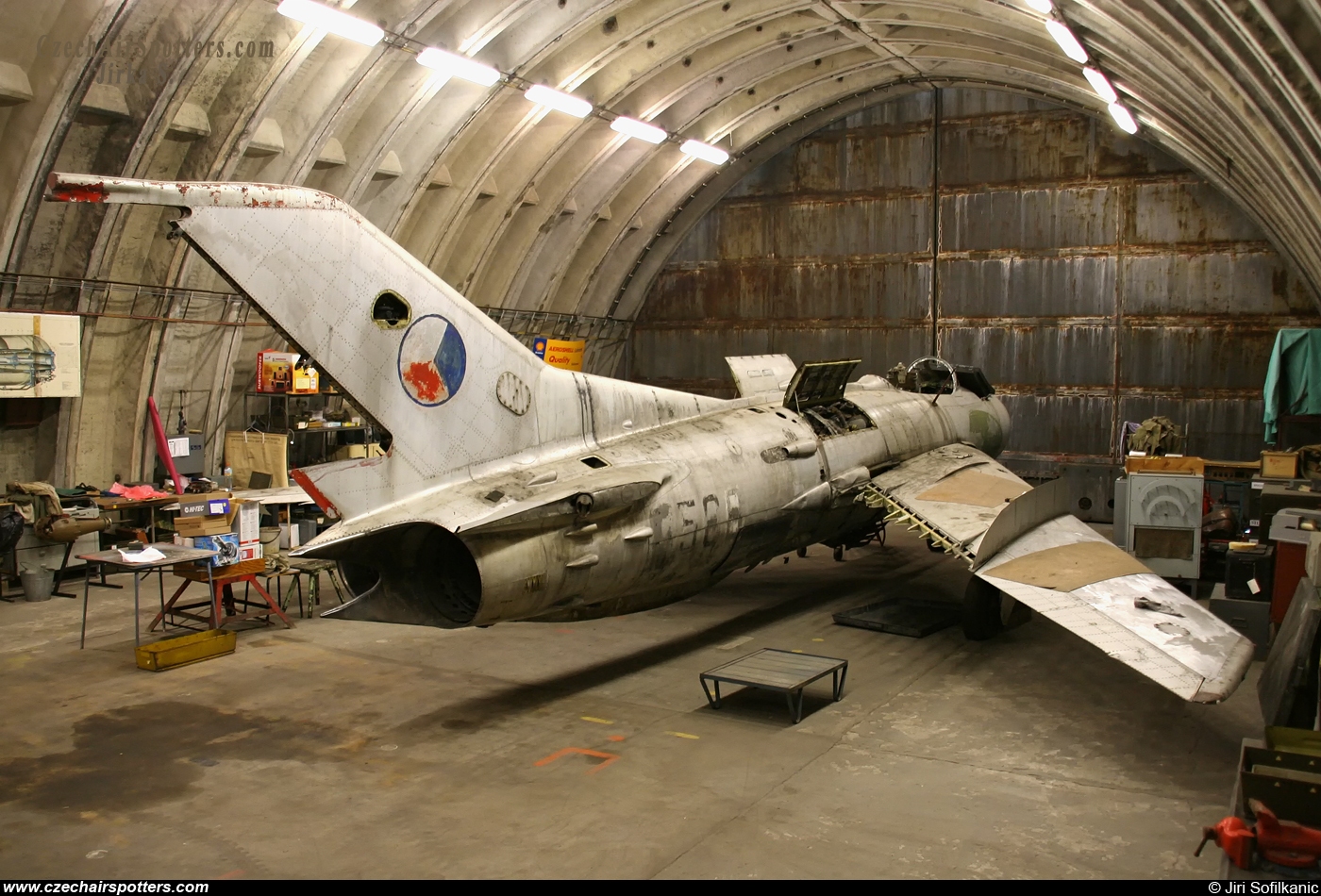 Czechoslovakia - Air Force – Mikoyan-Gurevich MiG-19S Farmer C 0508