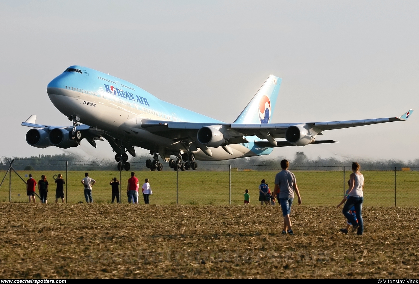 Korean Air (KAL) – Boeing B747-4B5 HL7472