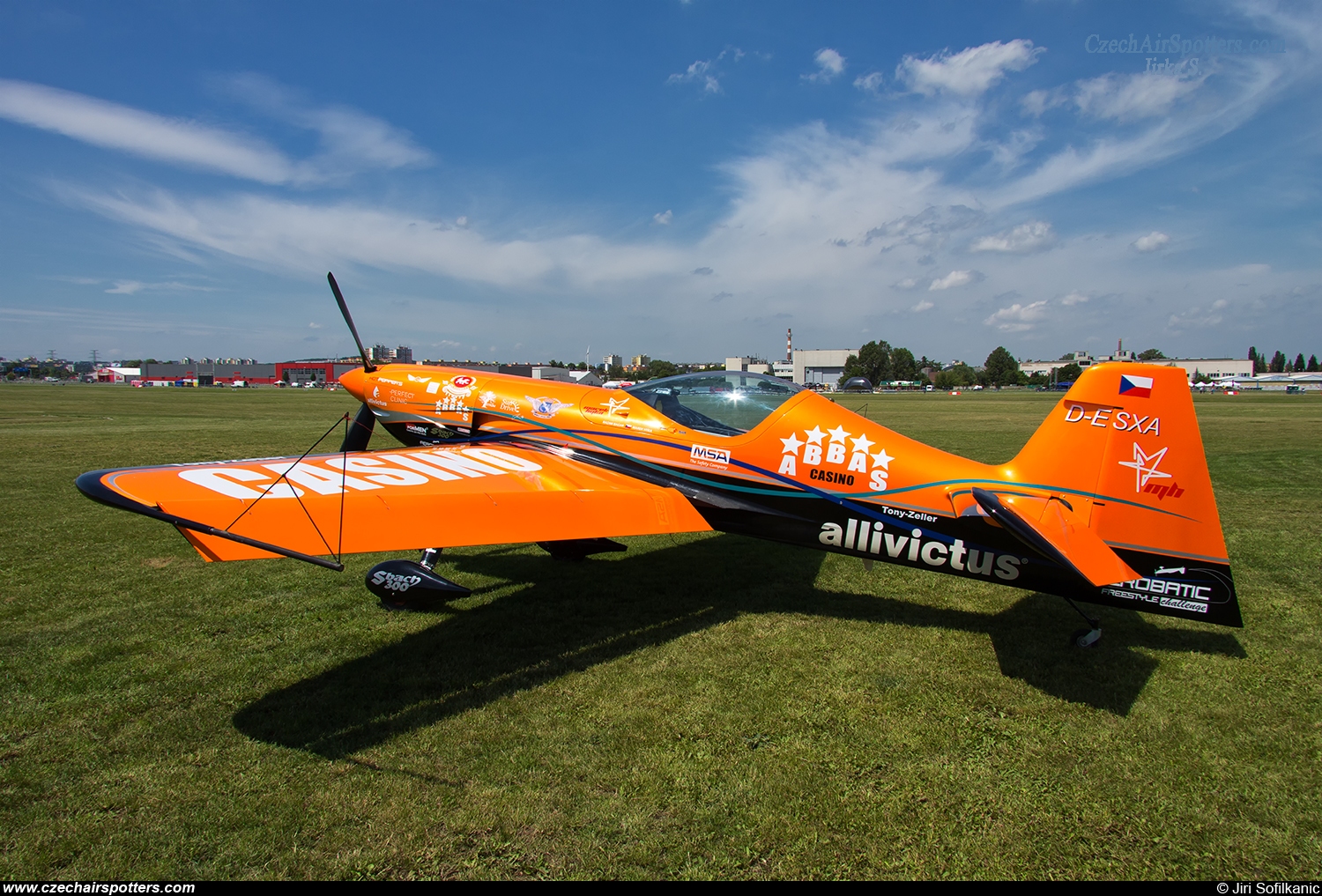 private – XtremeAir  Sbach 300 D-ESXA