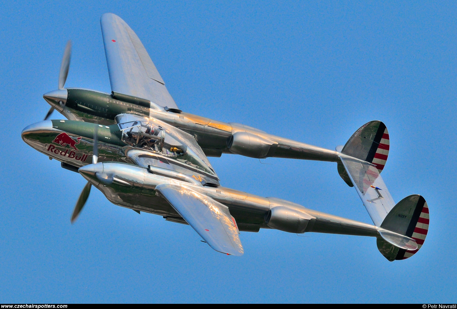 private – Lockheed P-38L Lightning N25Y