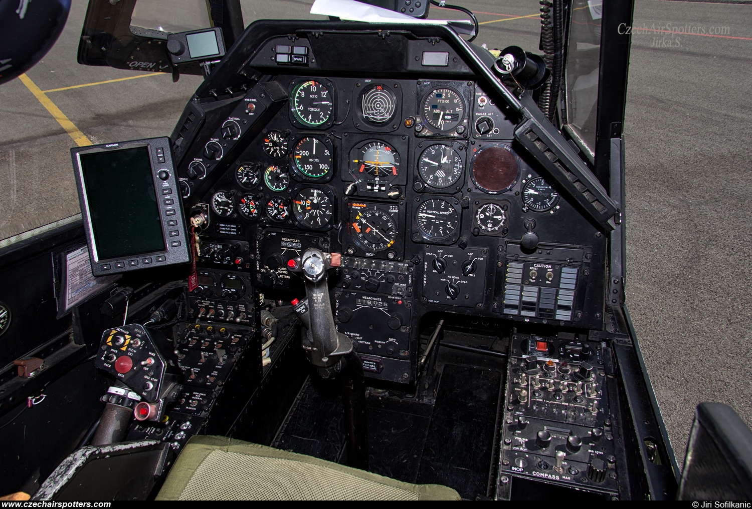 The Flying Bulls – Bell TAH-1F Cobra N11FX