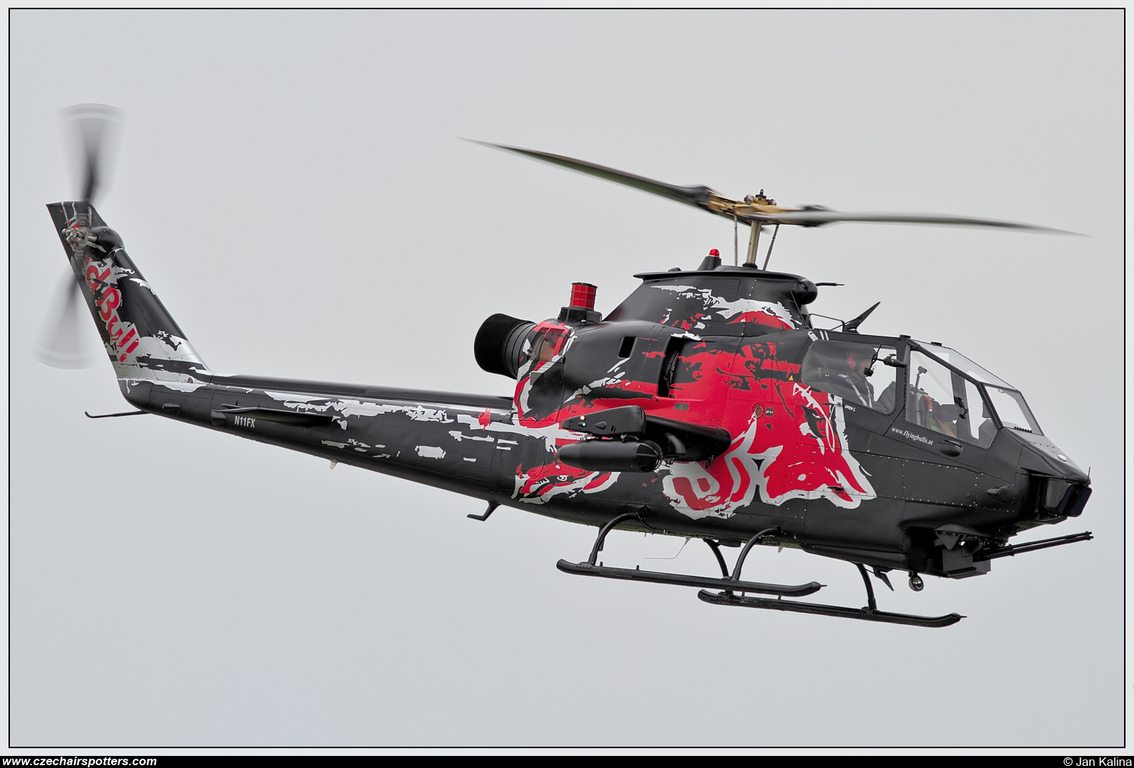 The Flying Bulls – Bell TAH-1F Cobra N11FX