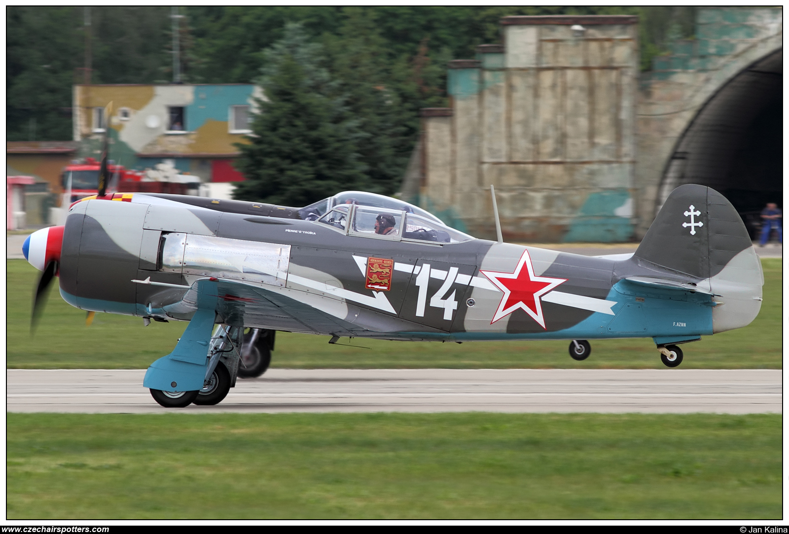 private – Yakovlev Yak-11 F-AZNN / 14